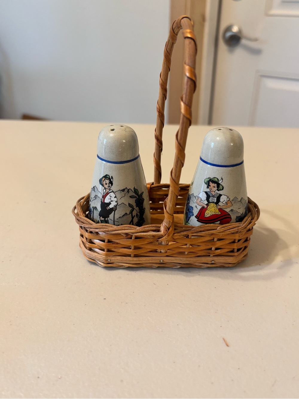 Garmisch-Partenkirchen hand-Painted Ceramic Salt and Pepper Shakers w/Basket
